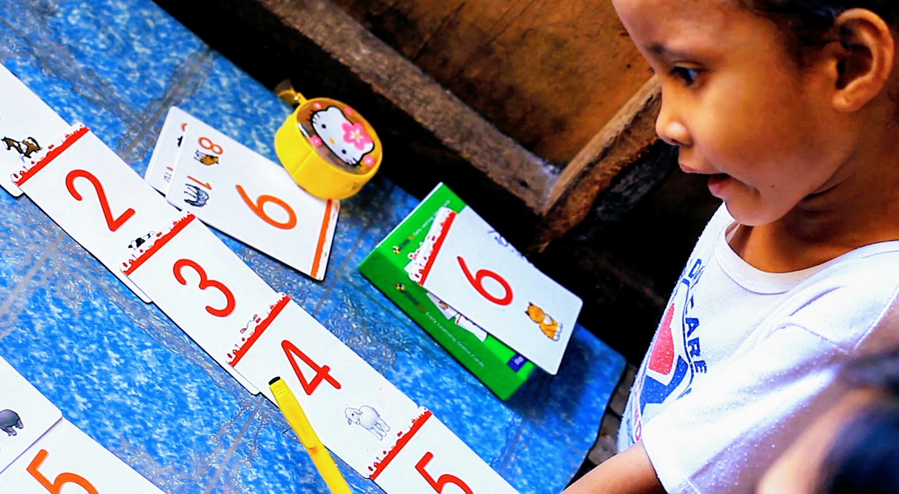 A%20little%20girl%20learning%20to%20count%20%28Arcanys%20Early%20Learning%20Foundation%29